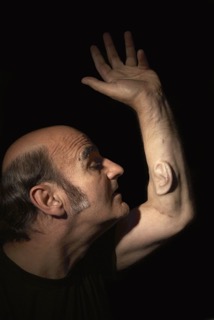 Lecture of Stelarc. Zombies, cyborgs and chimeras. Circulating, fractal and phantom flesh